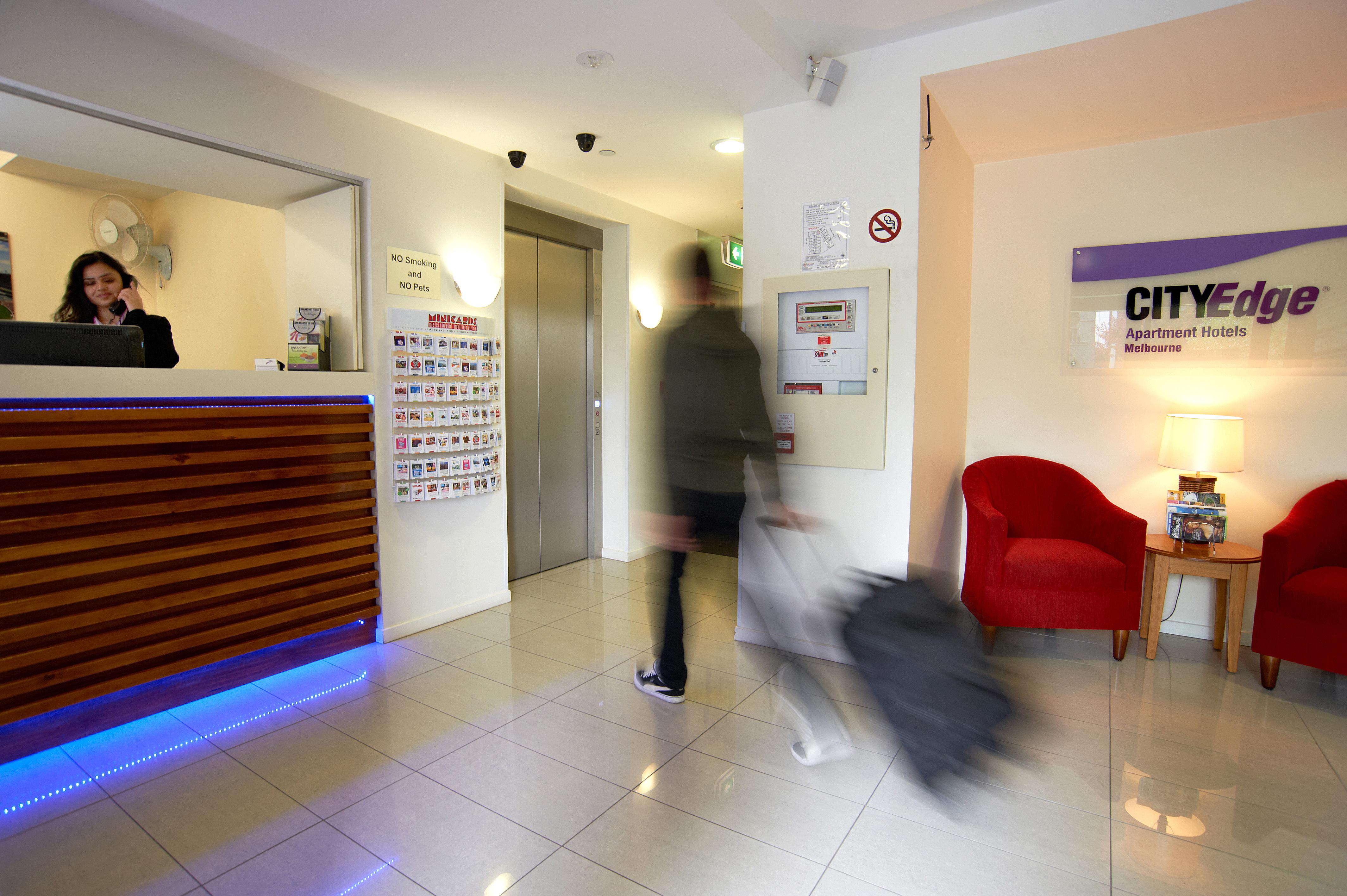 City Edge North Melbourne Apartment Hotel Екстериор снимка