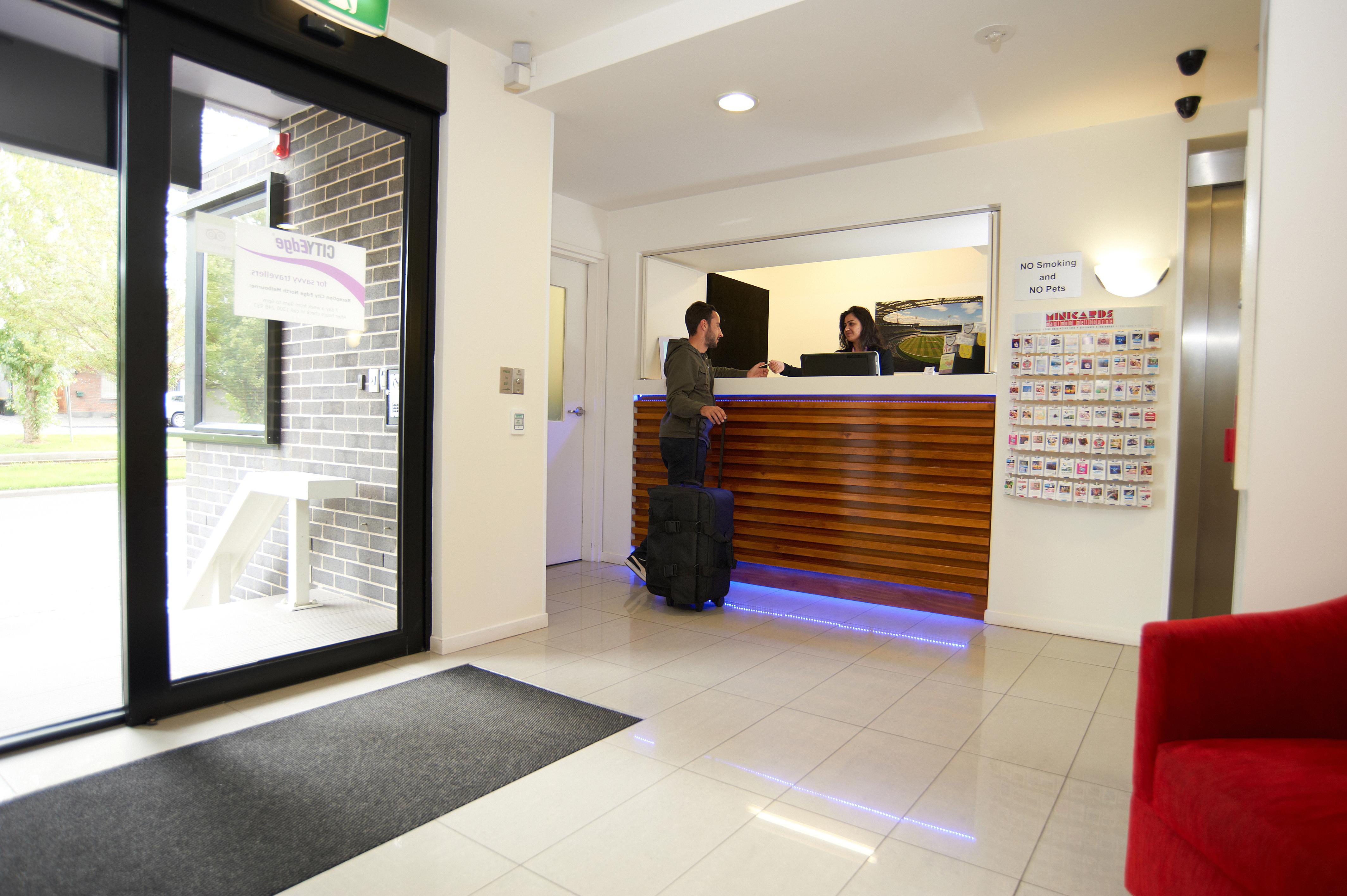 City Edge North Melbourne Apartment Hotel Екстериор снимка