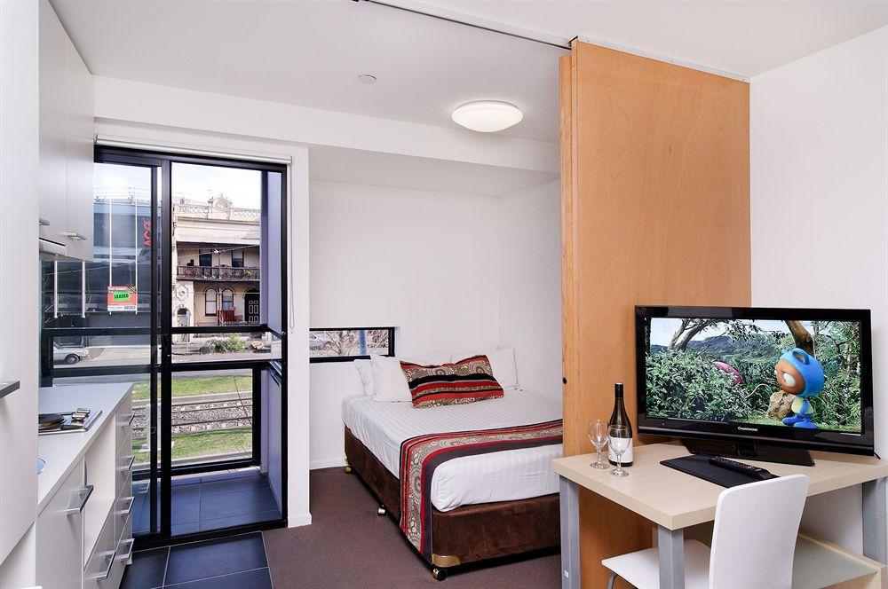 City Edge North Melbourne Apartment Hotel Екстериор снимка