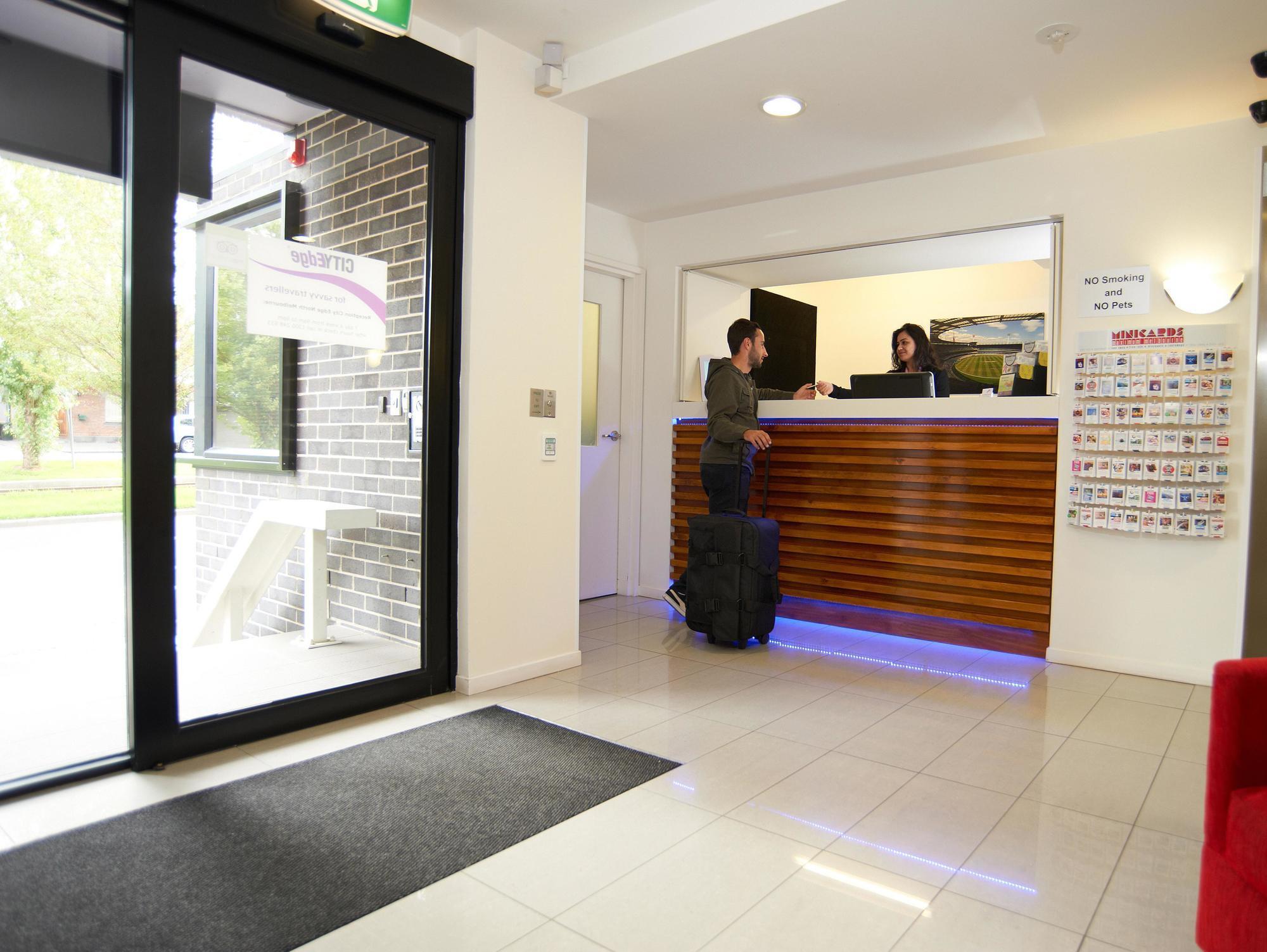 City Edge North Melbourne Apartment Hotel Екстериор снимка