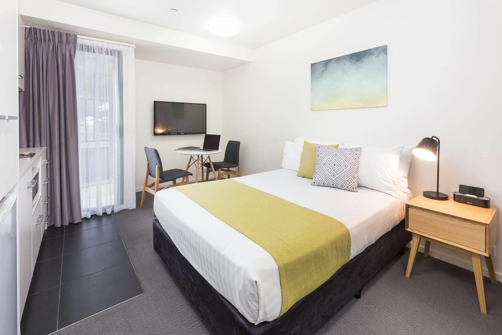 City Edge North Melbourne Apartment Hotel Екстериор снимка